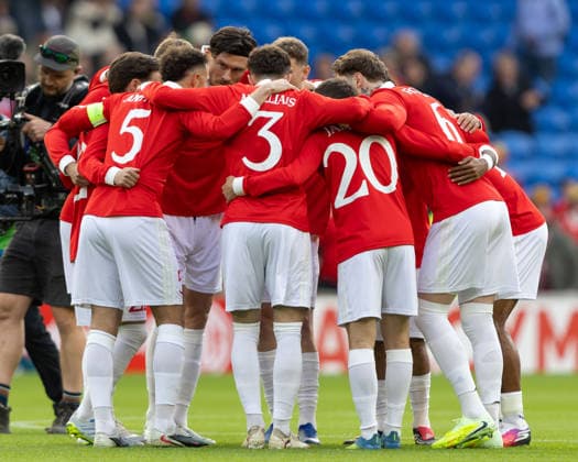 Wales v Ghana International Friendly, Länderspiel, Nationalmannschaft Players of Wales huddle during the International Friendly match at the Cardiff City Stadium, Cardiff 02 06 2026 UK Newspapers OUT Copyright: xKaraxThomasx FIL-23534-0017