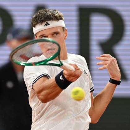 2026 French Open, Roland-Garros - Day 10 PARIS, FRANCE - JUNE 2: Joao Fonseca (not seen) of Brazil in action against Jakub Mensik of Czechia during their Men s Singles quarter-final match on Day Ten of the 2026 French Open at Roland Garros in Paris, France, on June 2, 2026, Mustafa Yalcin Anadolu Paris France. Editorial use only. Please get in touch for any other usage.  Copyright: x2026xAnadoluxMustafaxYalcinx