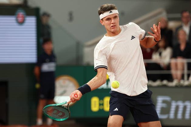 ROLAND GARROS 2026 Thierry Larret MAXPPP - PARIS (75) 02 06 2026 Thierry Larret Maxppp. Tennis. Roland Garros 2026. Internationaux de France de tennis. Stade Roland Garros, Paris (75). Le 2 Juin. Court Philippe CHATRIER : Jakub MENSIK (CZE) vs Joao FONSECA (BRA). PARIS (75) STADE ROLAND GARROS PARIS ILE DE FRANCE FRANCE  Copyright: xMAXPPPxThierryxLarretx TLR202606020041 TLR202606020041