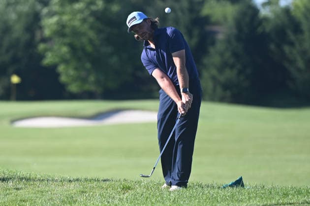 PGA, Golf Herren 2026: The Memorial Tournament Practice Rounds JUN 2 June 2, 2026: Tom Fleetwood (ENG) chips on the chipping range during practice rounds at the Memorial Tournament in Dublin, Ohio. Brent Clark Cal Media (Credit Image: Brent Clark Cal Sport Media) Dublin Oh USA EDITORIAL USE ONLY Copyright: xx ZUMA-20260602_zma_c04_085.jpg BrentxClarkx csmphotothree492731