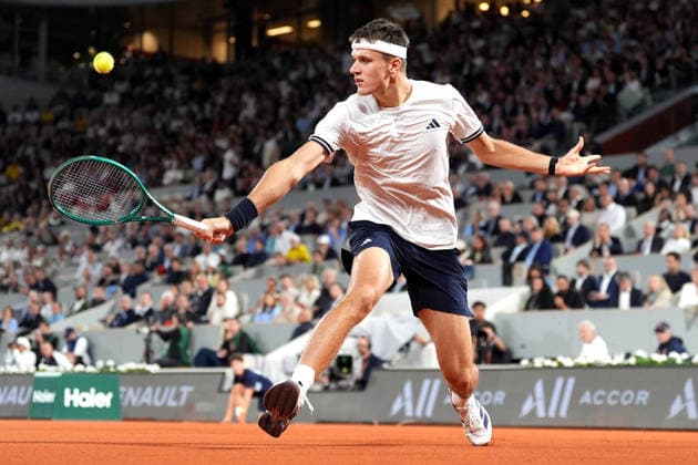 2026-06-02 2026 French Open - Day Ten PARIS, FRANCE - JUNE 2: Jakub Mensik of Czech Republic during Day Ten of the 2026 French Open at Roland Garros on June 2, 2026 in Paris, France. (Photo by Marleen Fouchier BSR Agency) Paris France Content not available for redistribution in The Netherlands directly or indirectly through any third parties. Copyright: xBSRxAgencyx