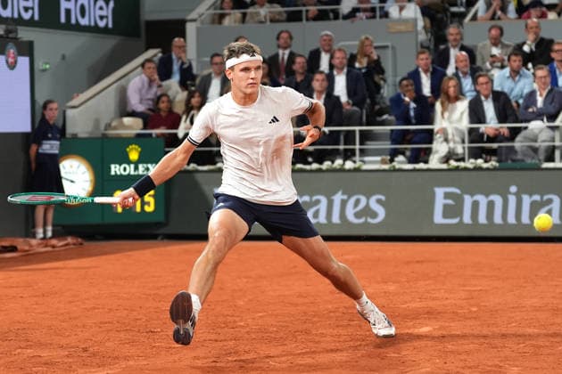 2026-06-02 2026 French Open - Day Ten PARIS, FRANCE - JUNE 2: Jakub Mensik of Czech Republic during Day Ten of the 2026 French Open at Roland Garros on June 2, 2026 in Paris, France. (Photo by Marleen Fouchier BSR Agency) Paris France Content not available for redistribution in The Netherlands directly or indirectly through any third parties. Copyright: xBSRxAgencyx