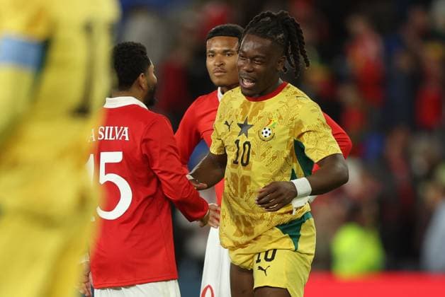 Brandon Thomas-Asante of Ghana hugs Jay Dasilva of Wales at full time Wales v Ghana, International Friendly, Länderspiel, Nationalmannschaft Football, Cardiff City Stadium, Cardiff, Wales, UK - 02 Jun 2026Cardiff Cardiff City Stadium United Kingdom EDITORIAL USE ONLY No use with unauthorised audio, video, data, fixture lists, club league logos or live services. Online in-match use limited to 120 images, no video emulation. No use in betting, games or single club league player publications.  Copyright: xKieranxMcManus Shutterstockx 16906575bh