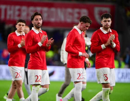 RECORD DATE NOT STATED 2nd June 2026; Cardiff City Stadium, Cardiff, Wales; Friendly International Football, Wales versus Ghana; Welsh players (Joshua Sheehan, Josh Sheehan, Nathan Broadhead and Neco Williams of Wales) applauding fans after the match AledxHopkins
