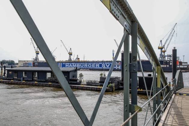 HSV celebrates over 150000 members with an oversized HSV scarf at Dock 11 in Hamburg harbor Germany , Hamburg , harbor , fish market , football , 1 Bundesliga , Hamburger SV HSV