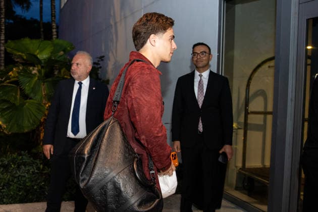 Ahead of 2026 FIFA World Cup, WM, Weltmeisterschaft, Fussball MIAMI, FLORIDA, UNITED STATES - JUNE 02: Kenan Yildiz of Turkiye arrives in the United States as preparations begin for the upcoming 2026 FIFA World Cup in Miami, Florida, U.S., June, 2, 2026. Mostafa Bassim Anadolu Florida United States. Editorial use only. Please get in touch for any other usage.  Copyright: x2026xAnadoluxMostafaxBassimx