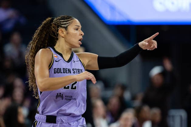SAN FRANCISCO, CA - JUNE 02: Veronica Burton 22 of the Golden State Valkyries points after making a three during a game against the Portland Fire on June 2, 2026 at Chase Center in San Francisco, CA. (Photo by Matthew Huang Icon Sportswire) WNBA, Basketball Damen, USA JUN 02 Portland Fire at Golden State Valkyries EDITORIAL USE ONLY Icon260602025