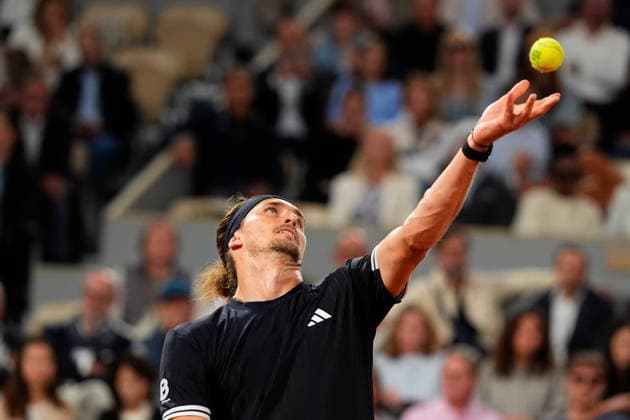 (260603) -- PARIS, June 3, 2026 -- Alexander Zverev serves during the men s singles quarterfinal match between Alexander Zverev of Germany and Rafael Jodar of Spain at the French Open tennis tournament at Roland Garros, Paris, France, June 2, 2026. (Photo by Xinhua) (SP)FRANCE-PARIS-TENNIS-FRENCH OPEN-MEN S SINGLES-QUARTERFINAL GlennxGervot 