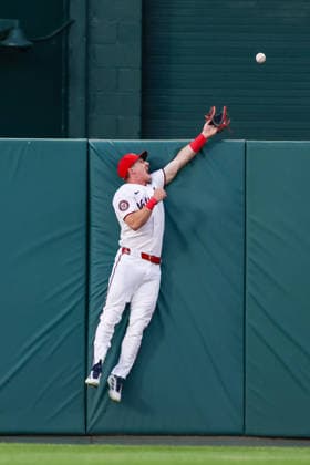 June 2, 2026, Washington D.C, District Of Columbia, United States: Washington, DC; Washington Nationals center fielder Jacob Young (30) leaps to attempt to rob a home run during the Major League Baseball game between the Washington Nationals and the Miami Marlins at Nationals Park on Tuesday, June 2, 2026. The Marlins beat the Nationals 7-3. Washington D.C United States - ZUMAp258 20260602_znp_p258_084 Copyright: xStevexPrakopex