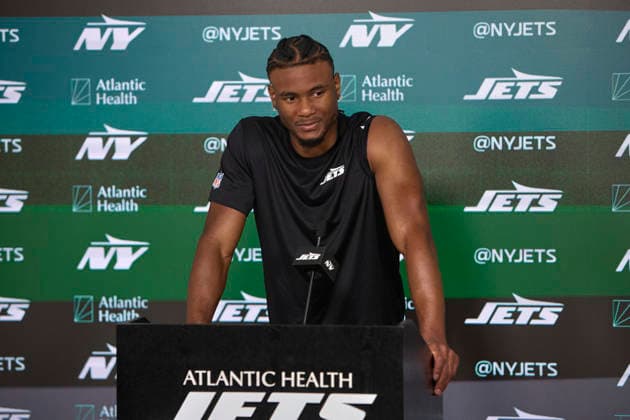 New York Jets wide receiver Adonal Mitchell (15) speaks to the media during organized team activities at the Atlantic Health Jets Training Center, Florham Park, New Jersey on Tuesday June 2, 2026. CSM Florham Park United States - ZUMAc04_ 20260603_zma_c04_041 Copyright: xDuncanxWilliamsx