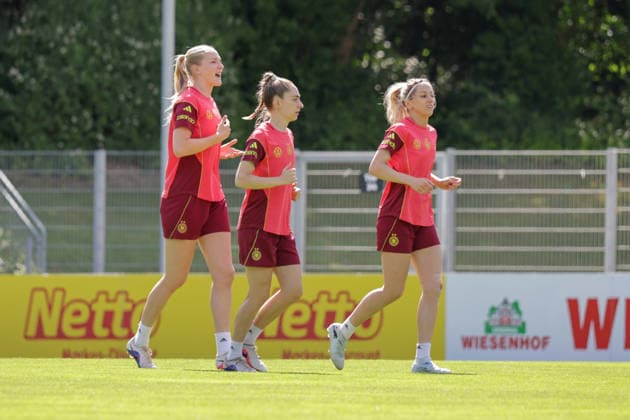 03 06 2026, xgrfx, Football DFB Media Dates, German Womens National Team Training f l Camilla Küver, Sophia Kleinherne, Kathrin Hendrich German Womens National Team DFL DFB REGULATIONS PROHIBIT ANY USE OF PHOTOGRAPHS as IMAGE SEQUENCES and or QUASI VIDEO Cologne