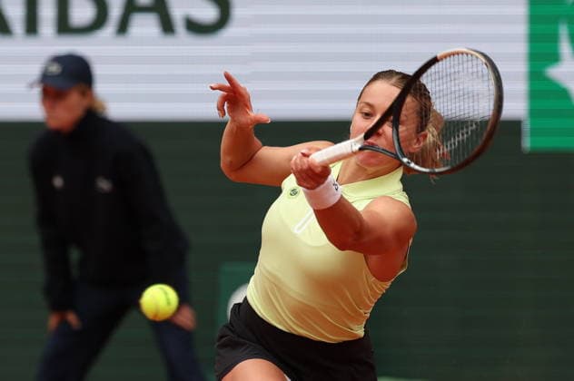 ROLAND GARROS 2026 Thierry Larret MAXPPP - PARIS (75) 03 06 2026 Thierry Larret Maxppp. Tennis. Roland Garros 2026. Internationaux de France de tennis. Stade Roland Garros, Paris (75). Le 3 Juin. Court Philippe CHATRIER : Anna KALINSKAYA (RUS) vs Maja CHWALINSKA (POL). PARIS (75) STADE ROLAND GARROS PARIS ILE DE FRANCE FRANCE  Copyright: xMAXPPPxThierryxLarretx TLR202606030802 TLR202606030802