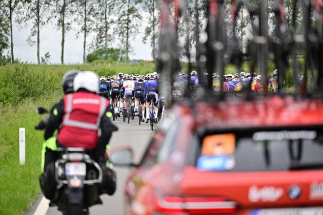 Tour de Wallonie 2026 Stage 3 VAUX-SUR-SÛRE, BELGIUM - JUNE 03 : Illustration picture of the peloton during stage 3 of the 47th edition of Ethias Tour de Wallonie an UCI ProSeries 2.Pro cycling road race stage for Men Elite of 176.9 km with start in Habay and finish in Vaux-sur-Sûre on June 3, 2026 in Vaux-sur-Sûre, Belgium, 03 06 2026 ( Motordriver Pieter Van Herzele - Vaux-sur-Sûre Belgium  Copyright: xSesx