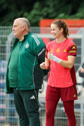 Cologne, Germany 03 06 2026 Training of the DFB women preparation international match Germany vs Norway for World Cup qualification 2027 In the picture from left the second goalkeeper Stina Johannes Germany Copyright: HMBxMedia MadeleinexFantini