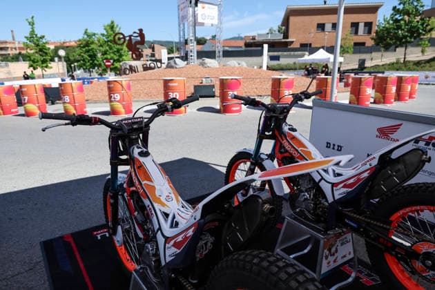 June 3, 2026, Piera, Barcelona, Spain: Details bike during his attempt to break the Guinness World Record at Rotonda Toni Bou on June 03, 2026 in Piera, Barcelona, Spain. Toni Bou Guinness World Record Attempt  - ZUMAa181 20260603_zaa_a181_081 Copyright: xJavierxBorregox