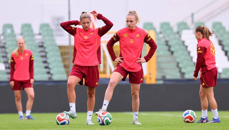 Germany Denmark Training U23 Women Leipzig, 03 06 2026, Alfred Kunze Sportpark, Soccer, U23 Women, Final training before tomorrows international match GERMANY GER vs DENMARK DEN , In the picture from l Julia Landenberger GER, RB Leipzig and Vanessa Diehm GER, Hoffenheim , Picture Point