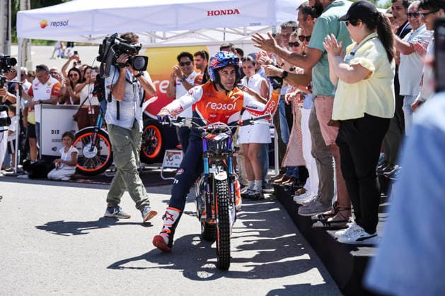 June 3, 2026, Piera, Barcelona, Spain: Toni Bou of trial rider celebrates his record to break the Guinness World Record at Rotonda Toni Bou on June 03, 2026 in Piera, Barcelona, Spain. Toni Bou Guinness World Record Attempt  - ZUMAa181 20260603_zaa_a181_121 Copyright: xJavierxBorregox