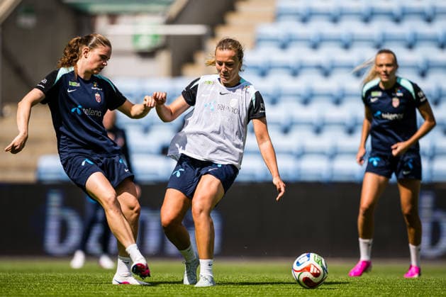 260603 Signe Gaupset and Sara Kanutte Fornes of the Norwegian women™s national football team during a training session on June 3, 2026 in Oslo Photo Marius Simensen BILDBYRAN Cop 238 bbeng dam fifa women s world cup qualifier football fotball fotball norge norway practice soccer training trening träning  Copyright: MARIUSxSIMENSEN BB260603BB332
