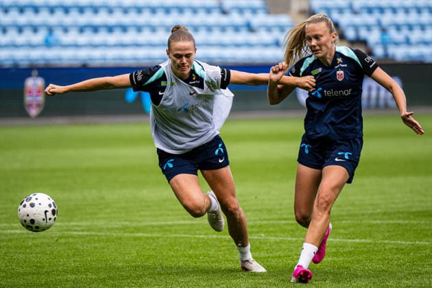 260603 Marthine ostenstad and Synne Jensen of the Norwegian women™s national football team during a training session on June 3, 2026 in Oslo Photo Marius Simensen BILDBYRAN Cop 238 bbeng dam fifa women s world cup qualifier football fotball fotboll norge norway practice soccer training trening träning  Copyright: MARIUSxSIMENSEN BB260603BB336