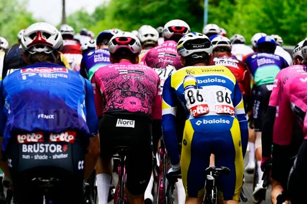 Tour de Wallonie 2026 Stage 3 VAUX-SUR-SÛRE, BELGIUM - JUNE 03 : Illustration picture of the peloton during stage 3 of the 47th edition of Ethias Tour de Wallonie an UCI ProSeries 2.Pro cycling road race stage for Men Elite of 176.9 km with start in Habay and finish in Vaux-sur-Sûre on June 3, 2026 in Vaux-sur-Sûre, Belgium, 03 06 2026 ( Motordriver Pieter Van Herzele - Vaux-sur-Sûre Belgium  Copyright: xSesx