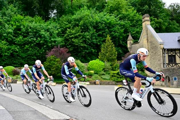 Tour de Wallonie 2026 Stage 3 VAUX-SUR-SÛRE, BELGIUM - JUNE 03 : Neilands Krists (LAT) of NSN Cycling Team in action during stage 3 of the 47th edition of Ethias Tour de Wallonie an UCI ProSeries 2.Pro cycling road race stage for Men Elite of 176.9 km with start in Habay and finish in Vaux-sur-Sûre on June 3, 2026 in Vaux-sur-Sûre, Belgium, 03 06 2026 ( Motordriver Pieter Van Herzele - Vaux-sur-Sûre Belgium  Copyright: xSesx
