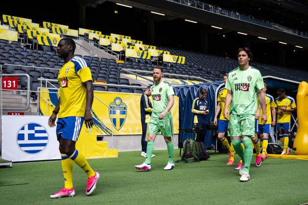 260603 Ken Sema, goalkeeper Viktor Johansson and goalkeeper Jacob Widell Zetterström of the Swedish national football team during the official team photo shoot on June 3, 2026 in Stockholm Photo Emma Wallskog BILDBYRAN kod EW JM0821 bbeng fotboll football soccer fotball lagbild team picture team photo sverige sweden sverige a vm 2026 fifa world cup  Copyright: EMMAxWALLSKOG BB260603EW081