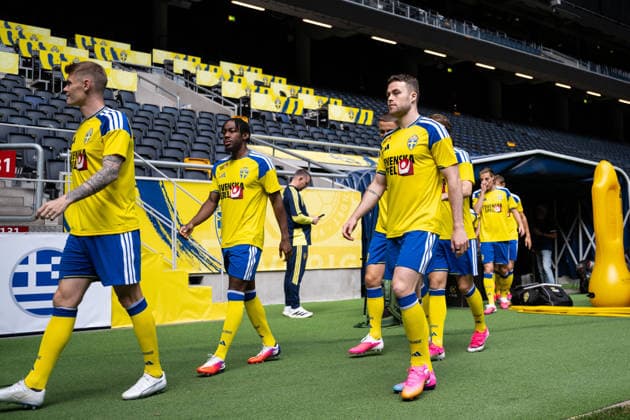 260603 Eric Smith, Anthony Elanga and Gabriel Gudmundsson of the Swedish national football team during the official team photo shoot on June 3, 2026 in Stockholm Photo Emma Wallskog BILDBYRAN kod EW JM0821 bbeng fotboll football soccer fotball lagbild team picture team photo sverige sweden sverige a vm 2026 fifa world cup  Copyright: EMMAxWALLSKOG BB260603EW082