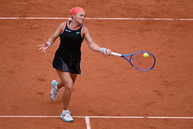 2026 French Open (Roland-Garros) - Day 11 PARIS, FRANCE - JUNE 3: Diana Shnaider in action against Aryna Sabalenka (not seen) during their women s singles quarter-final match on the eleventh day of the French Open at Philippe-ChatrierCourt in Paris, France, on June 3, 2026. Burak Akbulut Anadolu Paris France. Editorial use only. Please get in touch for any other usage.  Copyright: x2026xAnadoluxBurakxAkbulutx