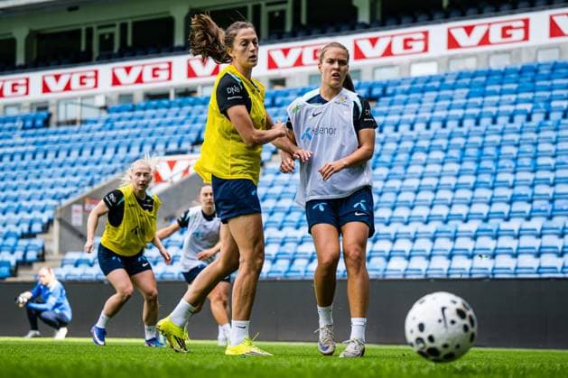 260603 Emma Stolen Godo and Iris Omarsdottir of the Norwegian women™s national football team during a training session on June 3, 2026 in Oslo Photo Marius Simensen BILDBYRAN Cop 238 bbeng dam fifa women s world cup qualifier football fotball fotball norge norway practice soccer training trening träning  Copyright: MARIUSxSIMENSEN BB260603BB363