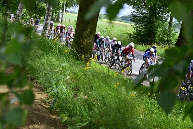 Tour de Wallonie 2026 Stage 3 VAUX-SUR-SÛRE, BELGIUM - JUNE 03 : Illustration picture of the peloton during stage 3 of the 47th edition of Ethias Tour de Wallonie an UCI ProSeries 2.Pro cycling road race stage for Men Elite of 176.9 km with start in Habay and finish in Vaux-sur-Sûre on June 3, 2026 in Vaux-sur-Sûre, Belgium, 03 06 2026 ( Motordriver Pieter Van Herzele - Vaux-sur-Sûre Belgium  Copyright: xSesx