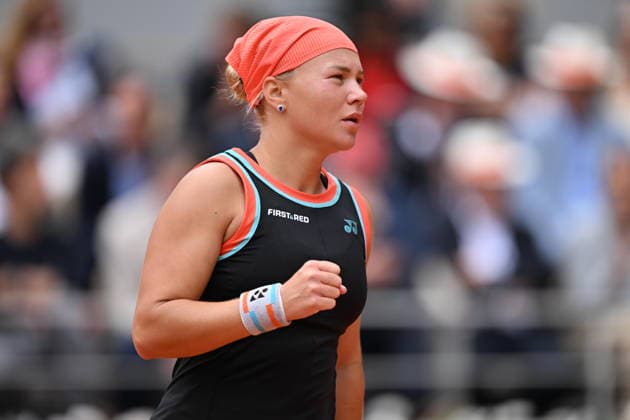 2026 French Open (Roland-Garros) - Day 11 PARIS, FRANCE - JUNE 3: Diana Shnaider in action against Aryna Sabalenka (not seen) during their women s singles quarter-final match on the eleventh day of the French Open at Philippe-Chatrier Court in Paris, France, on June 3, 2026. Mustafa Yalcin Anadolu Paris France. Editorial use only. Please get in touch for any other usage.  Copyright: x2026xAnadoluxMustafaxYalcinx