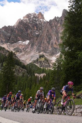 The pack rides during Stage 5 of the Giro d™Italia Women, from Longarone to Santo Stefano di Cadore, Italy. Wednesday June 3, 2026  Copyright: xMarcoxAlpozzi LaPressex