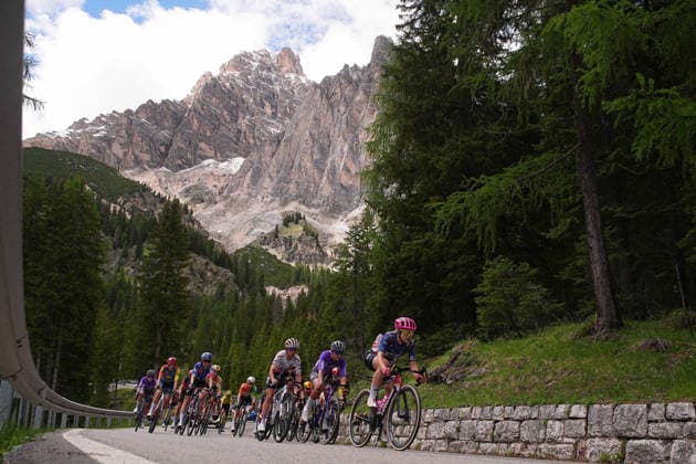 The pack rides during Stage 5 of the Giro d™Italia Women, from Longarone to Santo Stefano di Cadore, Italy. Wednesday June 3, 2026  Copyright: xMarcoxAlpozzi LaPressex