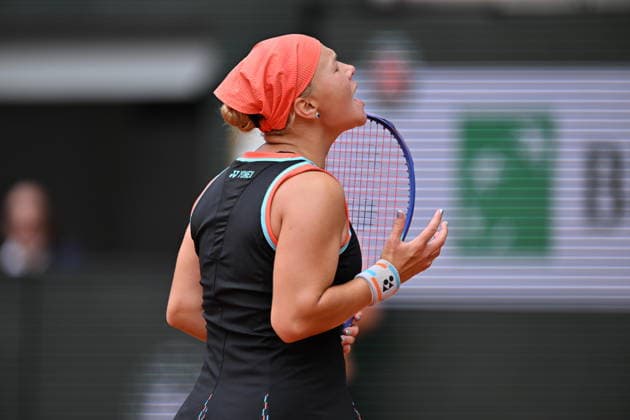 2026 French Open (Roland-Garros) - Day 11 PARIS, FRANCE - JUNE 3: Aryna Sabalenka reacts during women s singles quarter-final match against Diana Shnaider on the eleventh day of the French Open at Philippe-Chatrier Court in Paris, France, on June 3, 2026. Mustafa Yalcin Anadolu Paris France. Editorial use only. Please get in touch for any other usage.  Copyright: x2026xAnadoluxMustafaxYalcinx