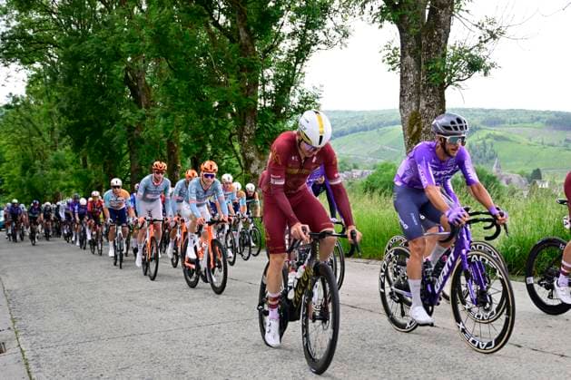 Tour de Wallonie 2026 Stage 3 VAUX-SUR-SÛRE, BELGIUM - JUNE 03 : De Bondt Dries (BEL) of Team Jayco AlUla in action during stage 3 of the 47th edition of Ethias Tour de Wallonie an UCI ProSeries 2.Pro cycling road race stage for Men Elite of 176.9 km with start in Habay and finish in Vaux-sur-Sûre on June 3, 2026 in Vaux-sur-Sûre, Belgium, 03 06 2026 ( Motordriver Pieter Van Herzele - Vaux-sur-Sûre Belgium  Copyright: xSesx