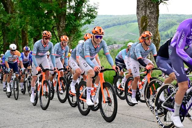 Tour de Wallonie 2026 Stage 3 VAUX-SUR-SÛRE, BELGIUM - JUNE 03 : Netcompany INEOS during stage 3 of the 47th edition of Ethias Tour de Wallonie an UCI ProSeries 2.Pro cycling road race stage for Men Elite of 176.9 km with start in Habay and finish in Vaux-sur-Sûre on June 3, 2026 in Vaux-sur-Sûre, Belgium, 03 06 2026 ( Motordriver Pieter Van Herzele - Vaux-sur-Sûre Belgium  Copyright: xSesx
