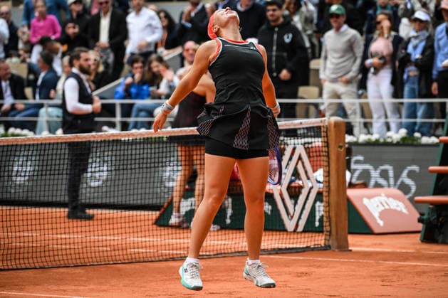 June 3, 2026, Paris, France, France: Diana SHNAIDER of Russia celebrates his victory during the eleventh day of the Roland-Garros 2026, French Open 2026, Grand Slam tennis tournament at Roland-Garros Stadium on June 03, 2026 in Paris, France. Roland Garros 2026 - Day 11  - ZUMAm308 20260603_zsp_m308_027 Copyright: xMatthieuxMirvillex