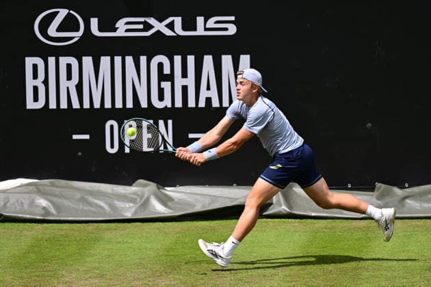 Tennis Lexus Birmingham Open Felix Gill of Great Britain returns during the Lexus Birmingham Open WTA125 ATP, Tennis Herren Challenger tennis at Edgbaston Priory Club, Birmingham, UK on 3 June 2026. Birmingham Edgbaston Priory Club West Midlands UK Editorial use only , Copyright: xDennisxGoodwinx PSI-24320-0043