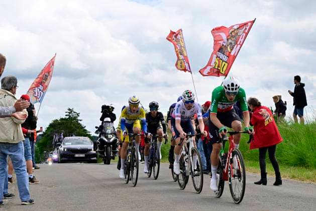 Tour de Wallonie 2026 Stage 3 VAUX-SUR-SÛRE, BELGIUM - JUNE 03 : Wood George (GBR) of Mg.K Vis Costruzioni e Ambiente, Killy Jonah (USA) of Tarteletto - Isorex, Bellens Jarno (BEL) of Baloise Verzekeringen - Het Poetsbureau Lions, Conca Filippo (ITA) of Team Jayco AlUla, Sagrado Alvaro (ESP) of Team Storck - MRW Bau, Bellens Jarno (BEL) of Baloise Verzekeringen - Het Poetsbureau Lions and Thonnon Senne (BEL) of Team Flanders - Baloise in action during stage 3 of the 47th edition of Ethias Tour de Wallonie an UCI ProSeries 2.Pro cycling road race stage for Men Elite of 176.9 km with start in Habay and finish in Vaux-sur-Sûre on June 3, 2026 in Vaux-sur-Sûre, Belgium, 03 06 2026 ( Motordriver Pieter Van Herzele - Vaux-sur-Sûre Belgium  Copyright: xSesx