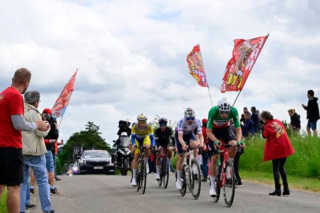 Tour de Wallonie 2026 Stage 3 VAUX-SUR-SÛRE, BELGIUM - JUNE 03 : Wood George (GBR) of Mg.K Vis Costruzioni e Ambiente, Killy Jonah (USA) of Tarteletto - Isorex, Bellens Jarno (BEL) of Baloise Verzekeringen - Het Poetsbureau Lions, Conca Filippo (ITA) of Team Jayco AlUla, Sagrado Alvaro (ESP) of Team Storck - MRW Bau, Bellens Jarno (BEL) of Baloise Verzekeringen - Het Poetsbureau Lions and Thonnon Senne (BEL) of Team Flanders - Baloise in action during stage 3 of the 47th edition of Ethias Tour de Wallonie an UCI ProSeries 2.Pro cycling road race stage for Men Elite of 176.9 km with start in Habay and finish in Vaux-sur-Sûre on June 3, 2026 in Vaux-sur-Sûre, Belgium, 03 06 2026 ( Motordriver Pieter Van Herzele - Vaux-sur-Sûre Belgium  Copyright: xSesx