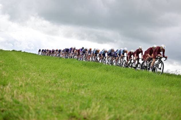Tour de Wallonie 2026 Stage 3 VAUX-SUR-SÛRE, BELGIUM - JUNE 03 : Illustration picture of the peloton during stage 3 of the 47th edition of Ethias Tour de Wallonie an UCI ProSeries 2.Pro cycling road race stage for Men Elite of 176.9 km with start in Habay and finish in Vaux-sur-Sûre on June 3, 2026 in Vaux-sur-Sûre, Belgium, 03 06 2026 ( Motordriver Pieter Van Herzele - Vaux-sur-Sûre Belgium  Copyright: xSesx