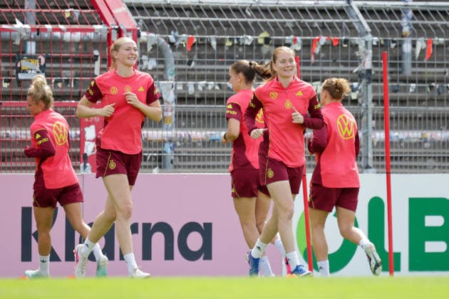 03 06 2026, xgrfx, Football DFB Media Dates, German Womens National Team Training v l Camilla Küver, Sjoeke Nüsken German Womens National Team DFL DFB REGULATIONS PROHIBIT ANY USE OF PHOTOGRAPHS as IMAGE SEQUENCES and or QUASI VIDEO Cologne