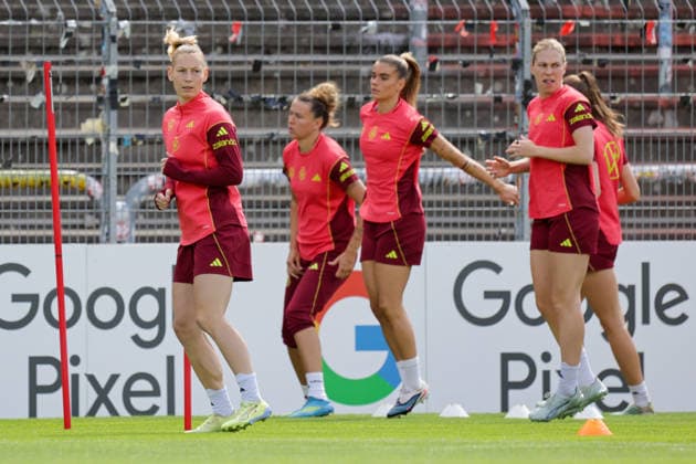 03 06 2026, xgrfx, Football DFB Media Dates, German Womens National Team Training v l Sarai Linder German Womens National Team DFL DFB REGULATIONS PROHIBIT ANY USE OF PHOTOGRAPHS as IMAGE SEQUENCES and or QUASI VIDEO Cologne