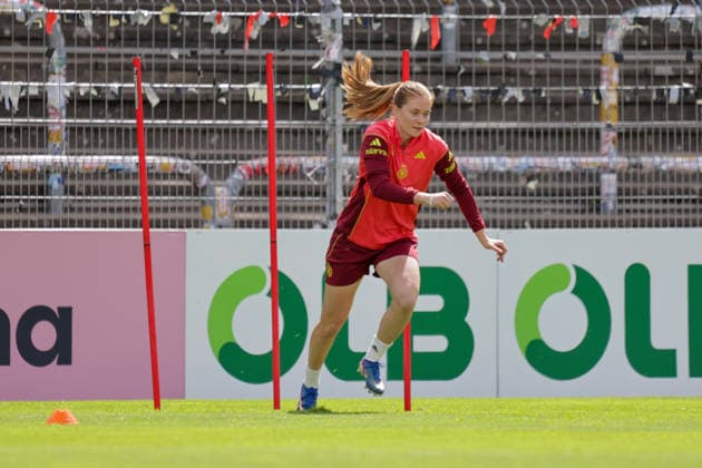 03 06 2026, xgrfx, Football DFB Media Dates, German Womens National Team Training v l Sjoeke Nüsken German Womens National Team DFL DFB REGULATIONS PROHIBIT ANY USE OF PHOTOGRAPHS as IMAGE SEQUENCES and or QUASI VIDEO Cologne