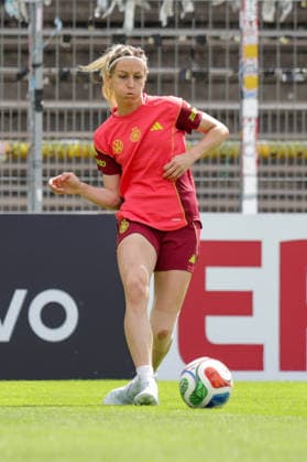 03 06 2026, xgrfx, Football DFB Media Dates, German Womens National Team Training v l Kathrin Hendrich German Womens National Team DFL DFB REGULATIONS PROHIBIT ANY USE OF PHOTOGRAPHS as IMAGE SEQUENCES and or QUASI VIDEO Cologne