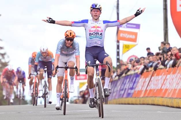 Tour de Wallonie 2026 Stage 3 VAUX-SUR-SÛRE, BELGIUM - JUNE 03 : Pithie Laurence (NZL) of Red Bull BORA Hansgrohe celebrates the win during stage 3 of the 47th edition of Ethias Tour de Wallonie an UCI ProSeries 2.Pro cycling road race stage for Men Elite of 176.9 km with start in Habay and finish in Vaux-sur-Sûre on June 3, 2026 in Vaux-sur-Sûre, Belgium, 03 06 2026 ( Motordriver Pieter Van Herzele - Vaux-sur-Sûre Belgium  Copyright: xSesx