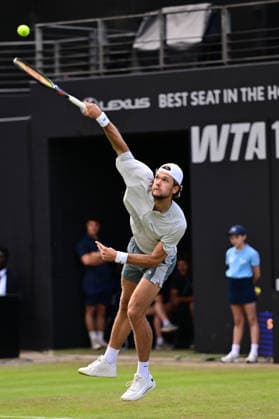 Tennis Lexus Birmingham Open Otto Vitanen of Finland serves during the Lexus Birmingham Open WTA125 ATP, Tennis Herren Challenger tennis at Edgbaston Priory Club, Birmingham, UK on 3 June 2026. Birmingham Edgbaston Priory Club West Midlands UK Editorial use only , Copyright: xDennisxGoodwinx PSI-24320-0093