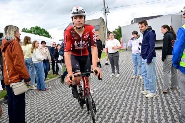 Tour de Wallonie 2026 Stage 3 VAUX-SUR-SÛRE, BELGIUM - JUNE 03 : De Lie Arnaud (BEL) of Lotto Intermarche looks dejected during stage 3 of the 47th edition of Ethias Tour de Wallonie an UCI ProSeries 2.Pro cycling road race stage for Men Elite of 176.9 km with start in Habay and finish in Vaux-sur-Sûre on June 3, 2026 in Vaux-sur-Sûre, Belgium, 03 06 2026 ( Motordriver Pieter Van Herzele - Vaux-sur-Sûre Belgium  Copyright: xSesx