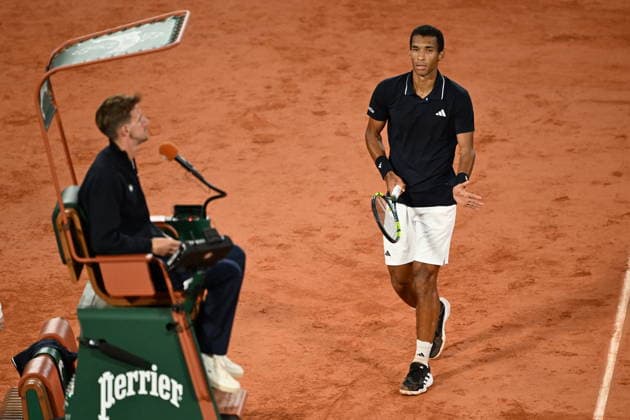2026 French Open (Roland-Garros) - Day 11 PARIS, FRANCE - JUNE 3: Felix Auger-Aliassime of Canada in action against Flavio Cobolli (not seen) of Italy during Men s Singles quarter-final match on the eleventh day of the French Open at Philippe-Chatrier Court in Paris, France, on June 3, 2026. Burak Akbulut Anadolu Paris France. Editorial use only. Please get in touch for any other usage.  Copyright: x2026xAnadoluxBurakxAkbulutx