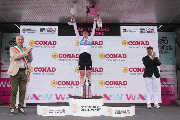 Netherlands™s Demi Vollering of FDJ United - Suez™s winner of the stage on the podium during Stage 5 of the Giro d™Italia Women, from Longarone to Santo Stefano di Cadore, Italy. Wednesday June 3, 2026  Copyright: xMarcoxAlpozzi LaPressex